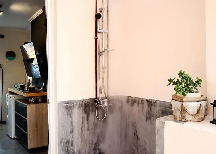 Lucy In The Sky With Diamonds 公寓